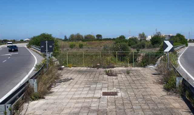 Bari, c' un punto in cui viale Tatarella curva all'improvviso:  per preservare un antico ipogeo